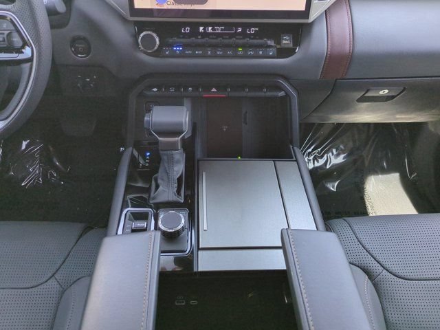 Used 2026 Toyota Sequoia Capstone AWD/4WD image 18