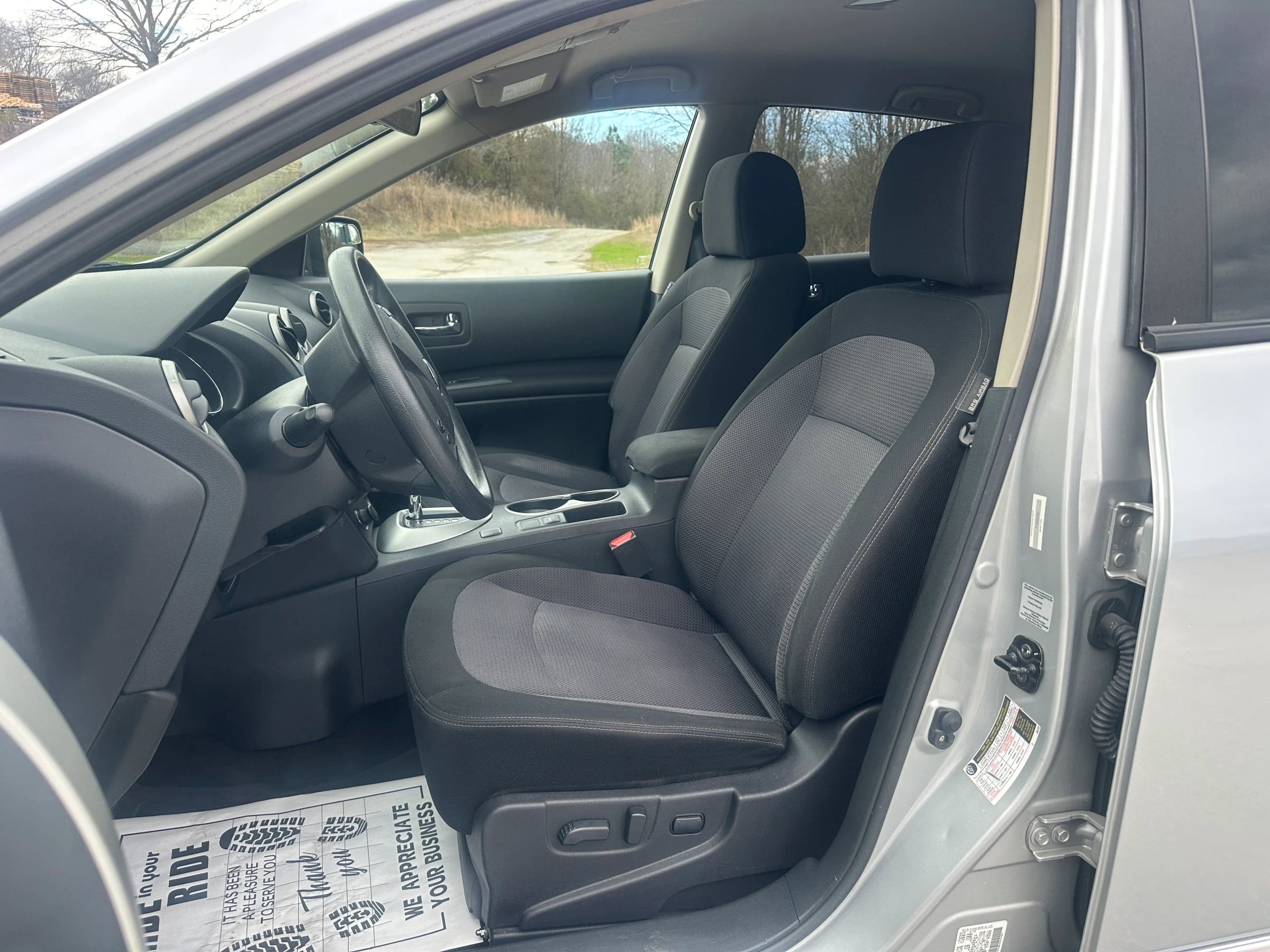 Used 2012 Nissan Rogue SV AWD/4WD image 9