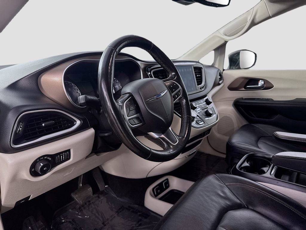 Used 2019 Chrysler Pacifica Touring-L w/ Advanced Safetytec Group FWD image 10