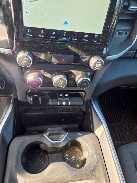 Used 2022 RAM 1500 Big Horn AWD/4WD image 11