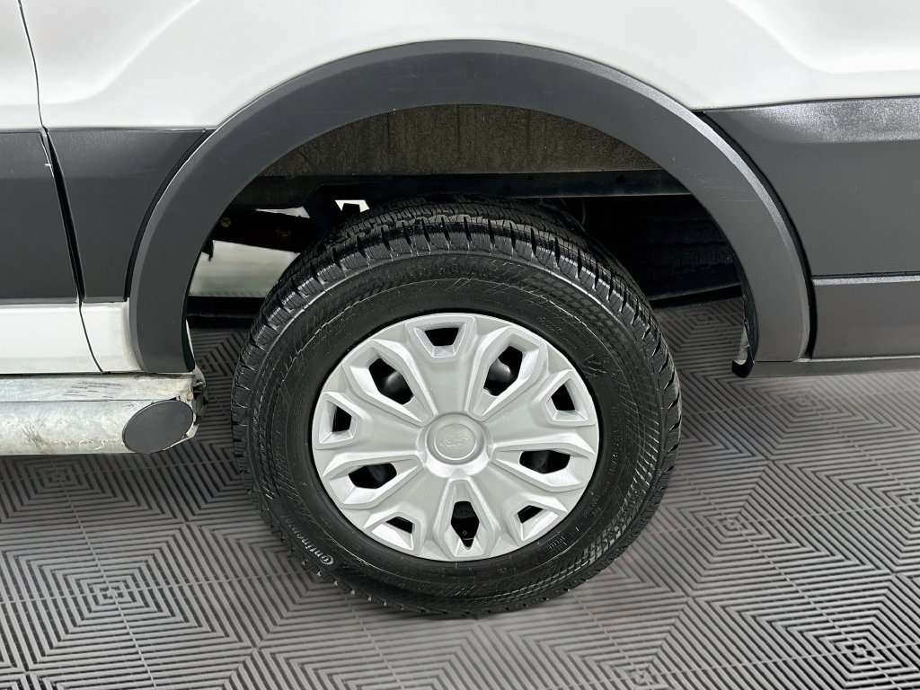 Used 2025 Ford Transit 250 Low Roof w/ Exterior Upgrade Package RWD image 27