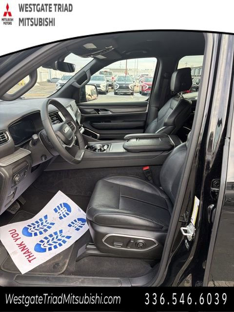Used 2024 Jeep Wagoneer L Series II AWD/4WD image 6
