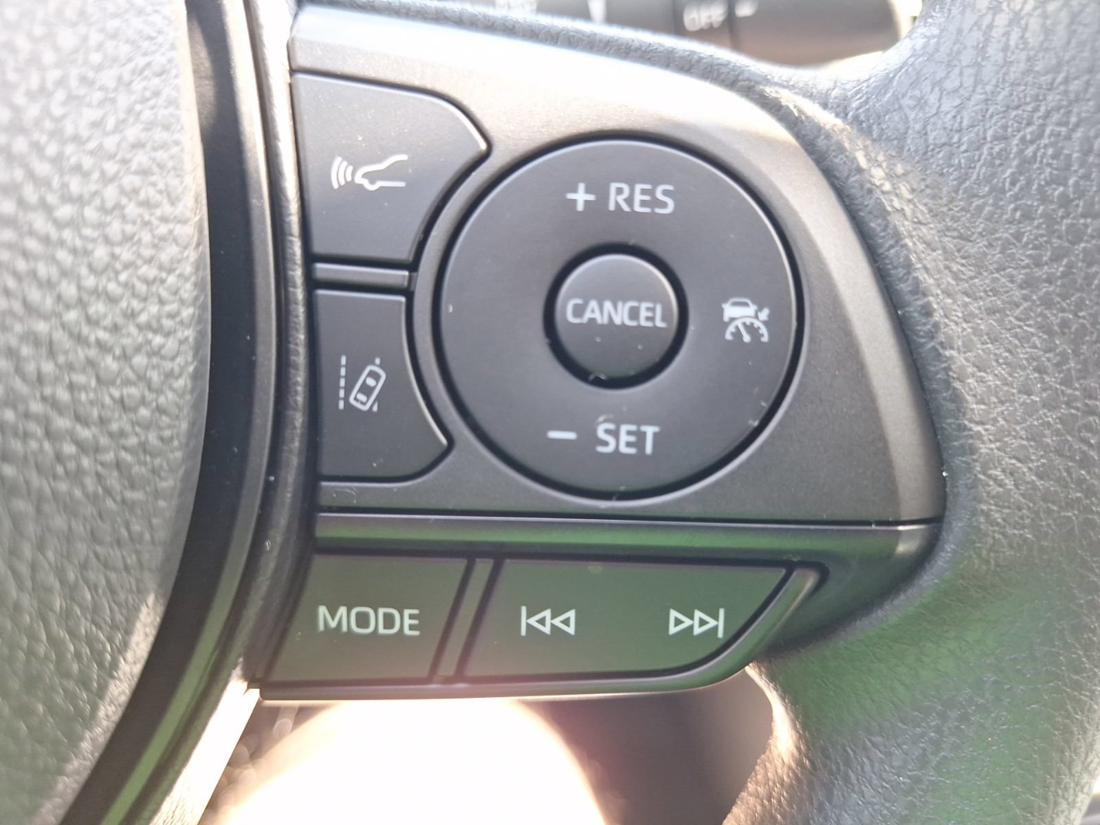 Used 2025 Toyota RAV4 XLE w/ Convenience Package AWD/4WD image 20