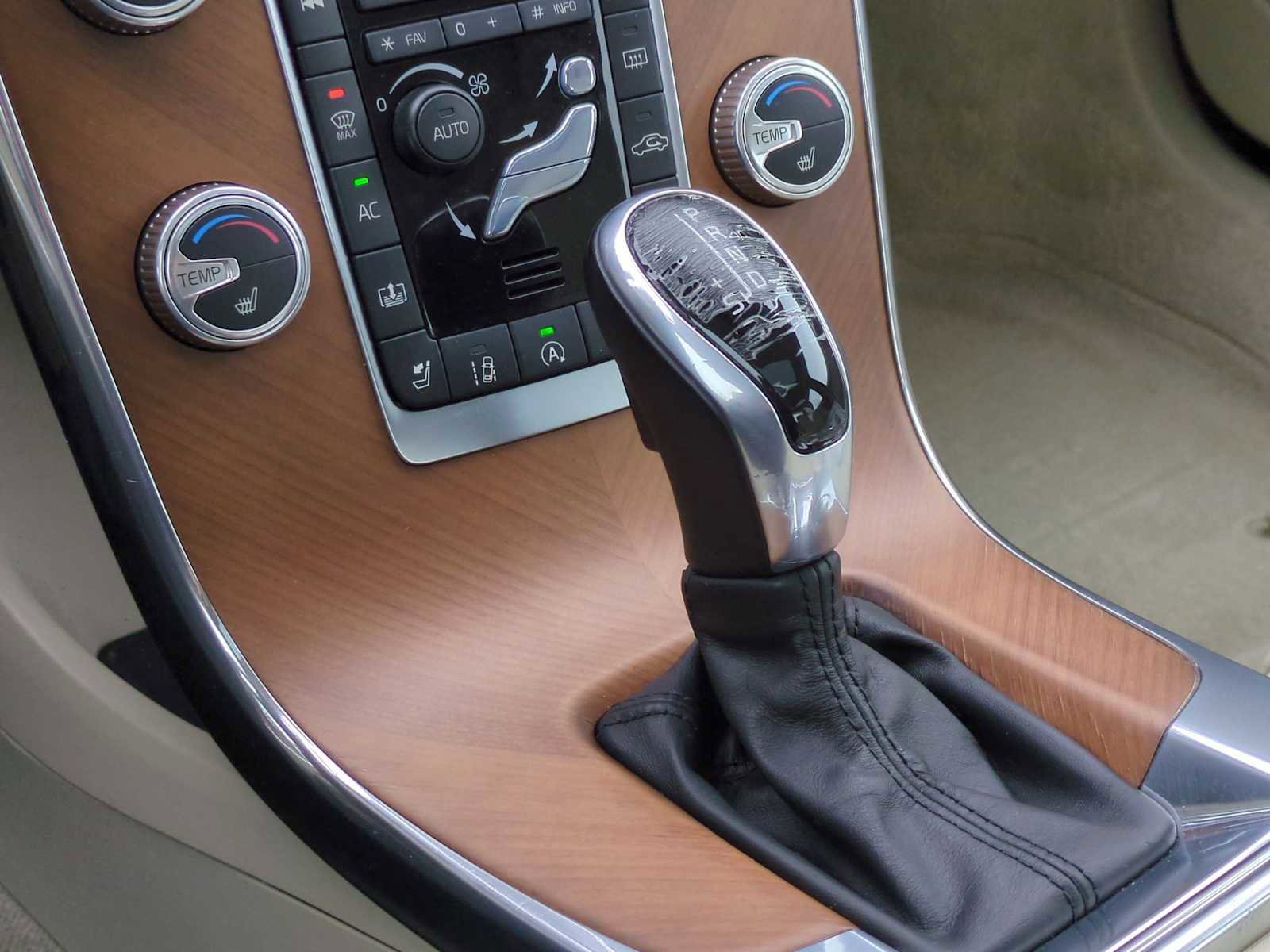 Used 2016 Volvo S60 T5 Inscription Platinum image 34