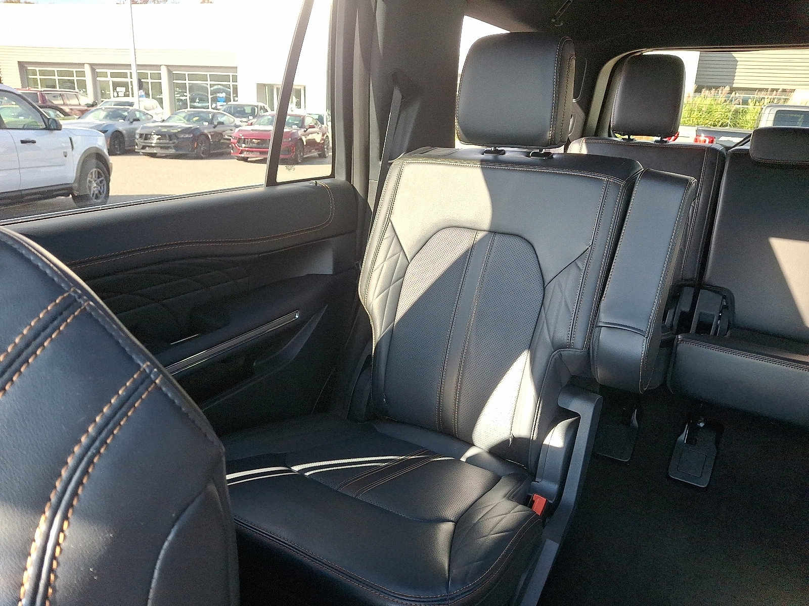 Certified 2024 Ford Expedition Platinum image 18