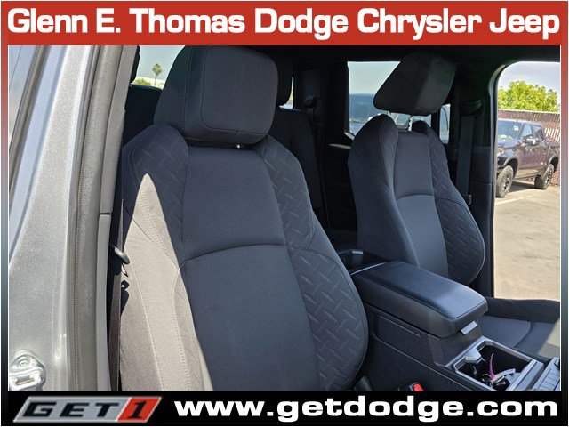 Used 2025 Toyota Tacoma SR5 AWD/4WD image 35