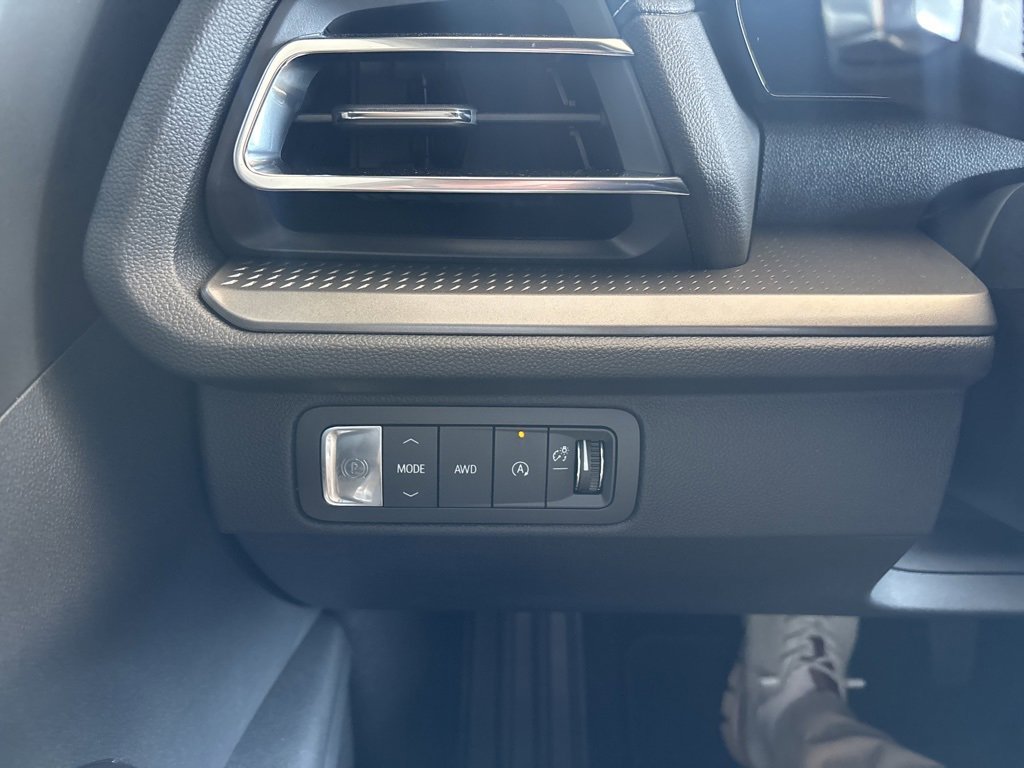 New 2026 Chevrolet Traverse LT image 17