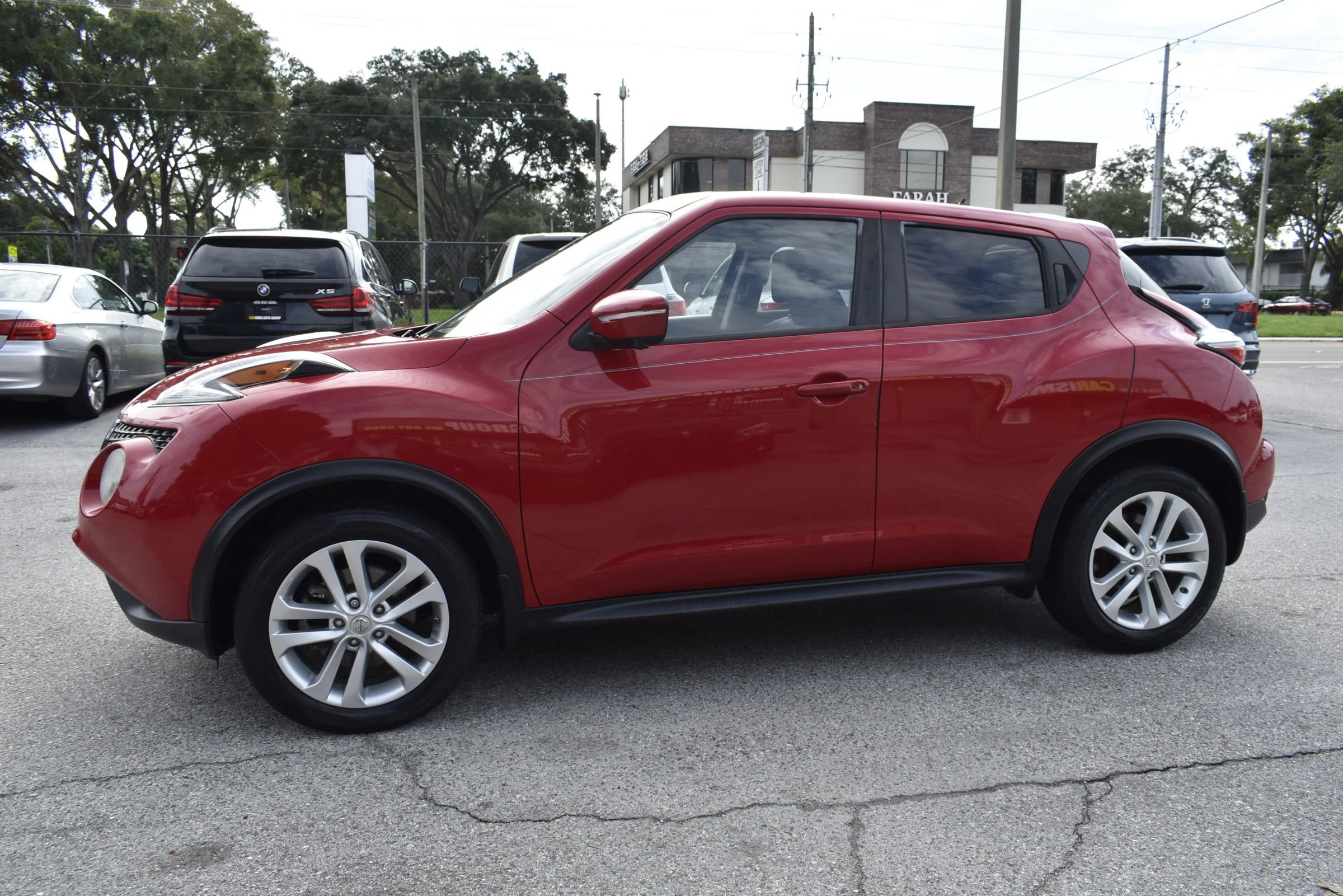 Used 2016 Nissan Juke SL FWD image 9