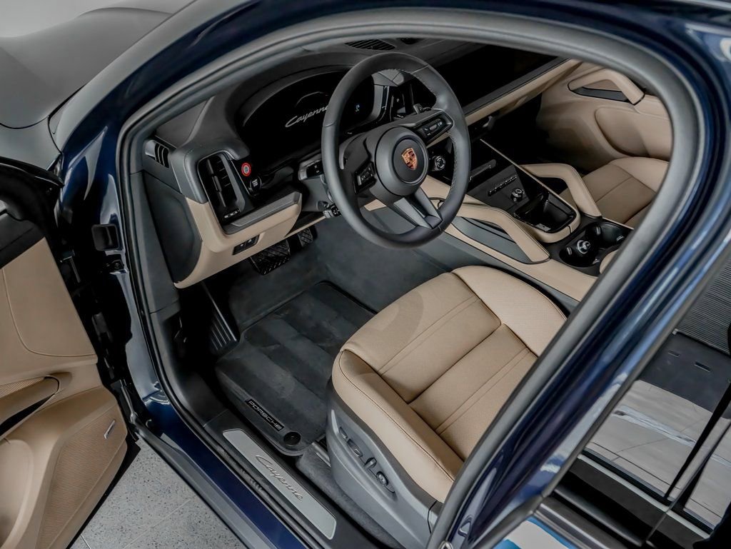 New 2026 Porsche Cayenne Coupe AWD/4WD image 4