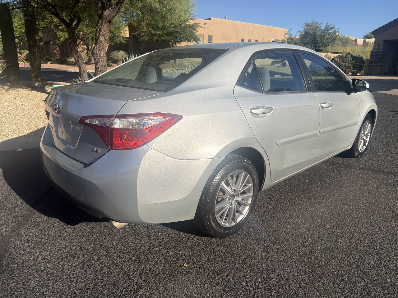 Used 2014 Toyota Corolla LE FWD image 14