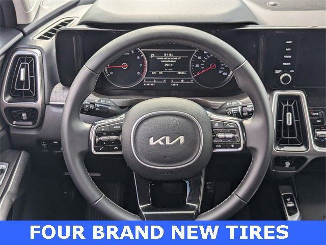 Used 2023 Kia Sorento EX image 9