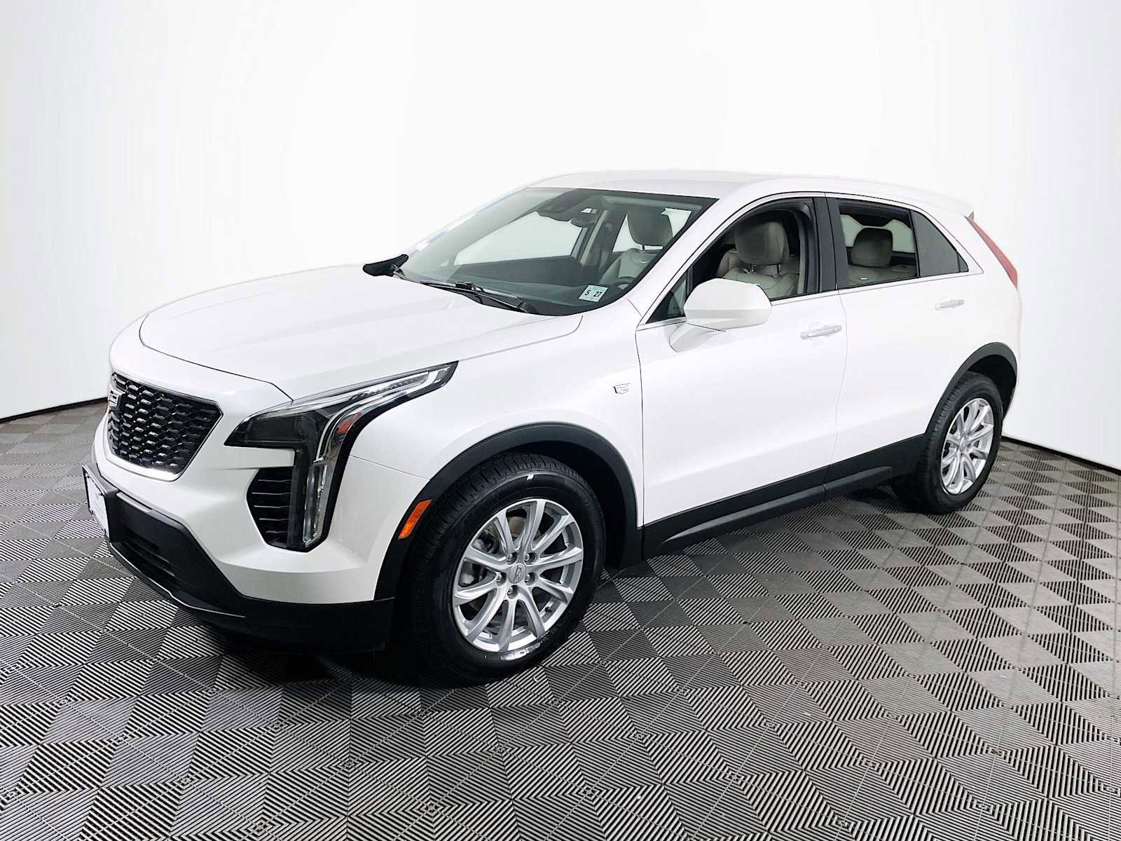 Used 2022 Cadillac XT4 Luxury w/ Cold Weather Package