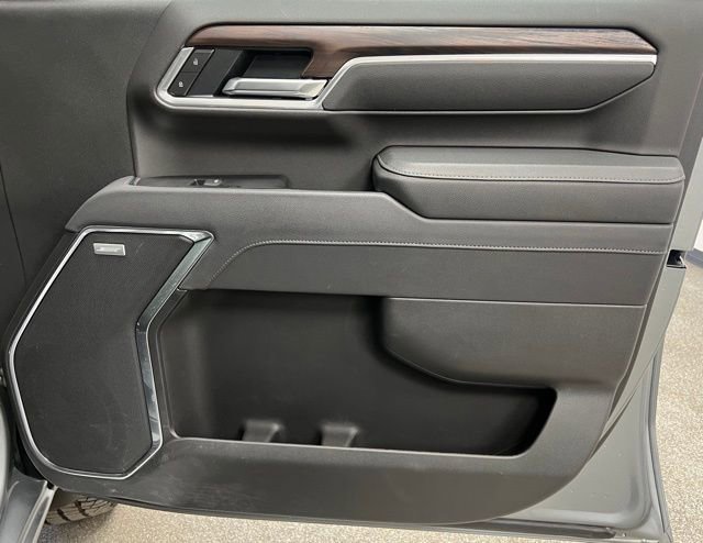 Used 2025 GMC Sierra 3500 SLT w/ SLT Premium Package image 50