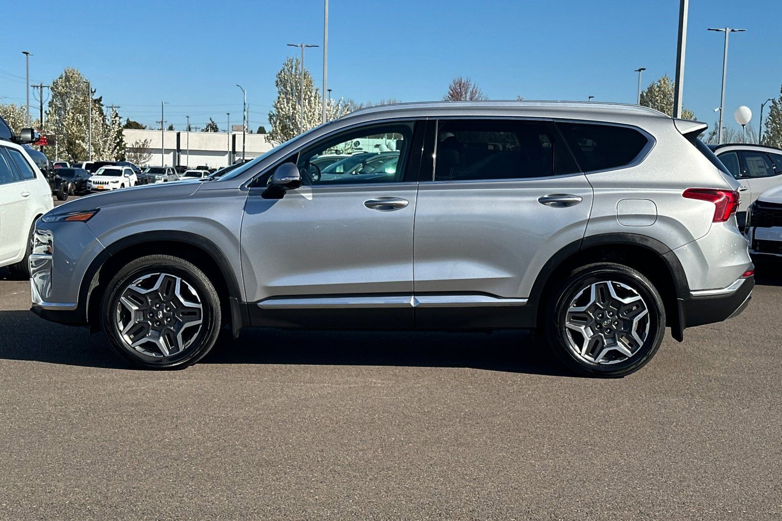 Used 2021 Hyundai Santa Fe Limited w/ Cargo Package image 7