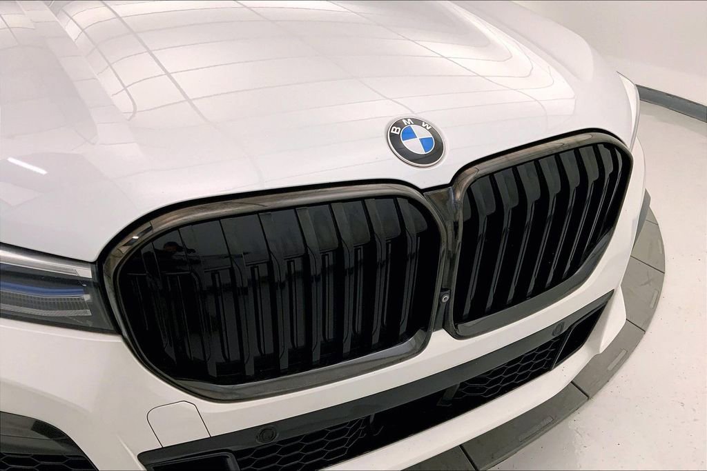 Used 2020 BMW 740i xDrive w/ M Sport Package image 29