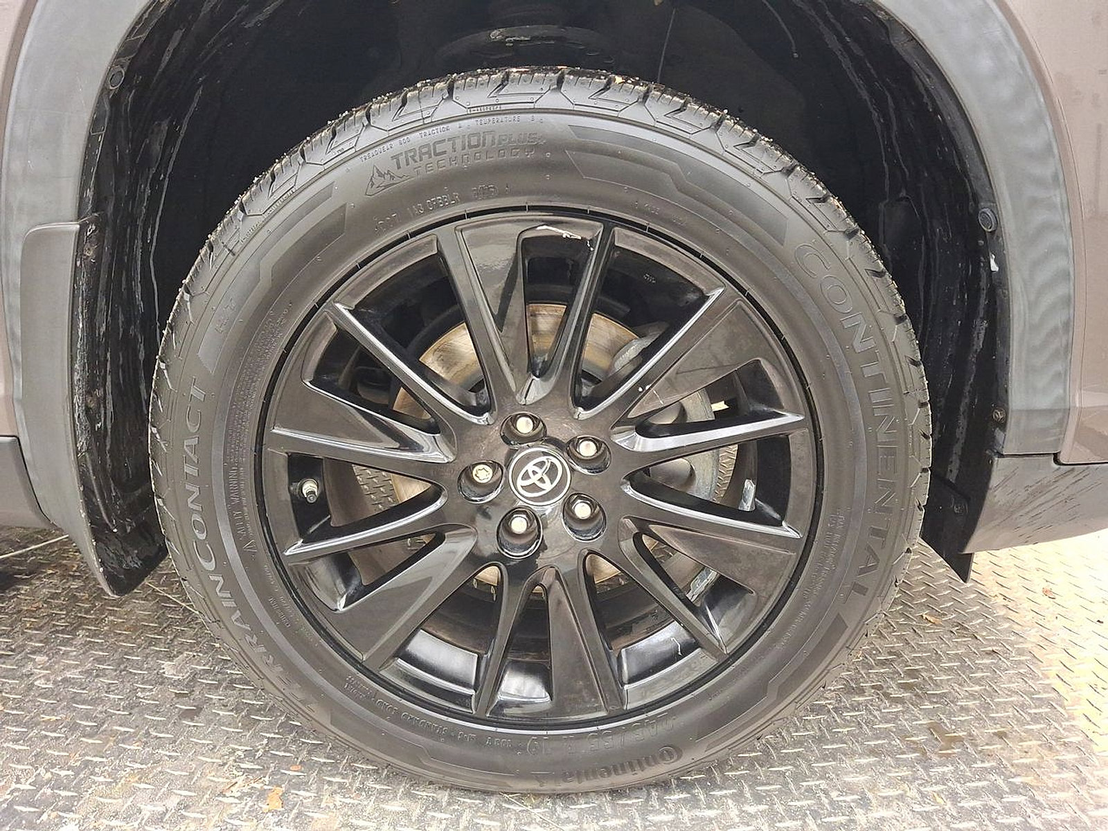 Certified 2019 Toyota Highlander SE image 27