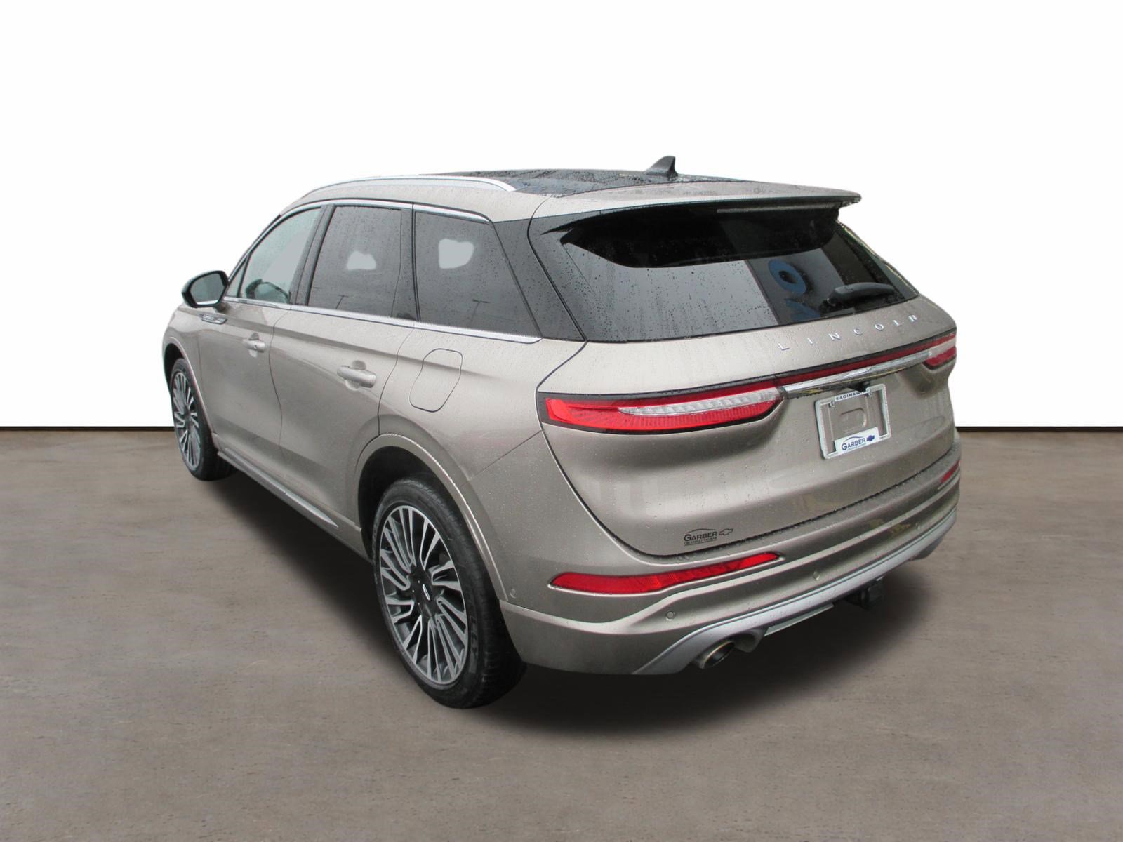 Used 2021 Lincoln Corsair AWD image 3