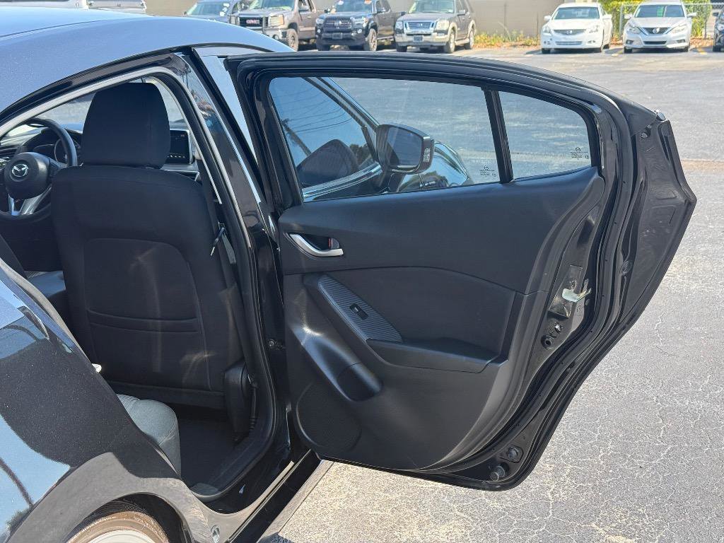 Used 2016 MAZDA MAZDA3 i Sport w/ Preferred Equipment Package image 18