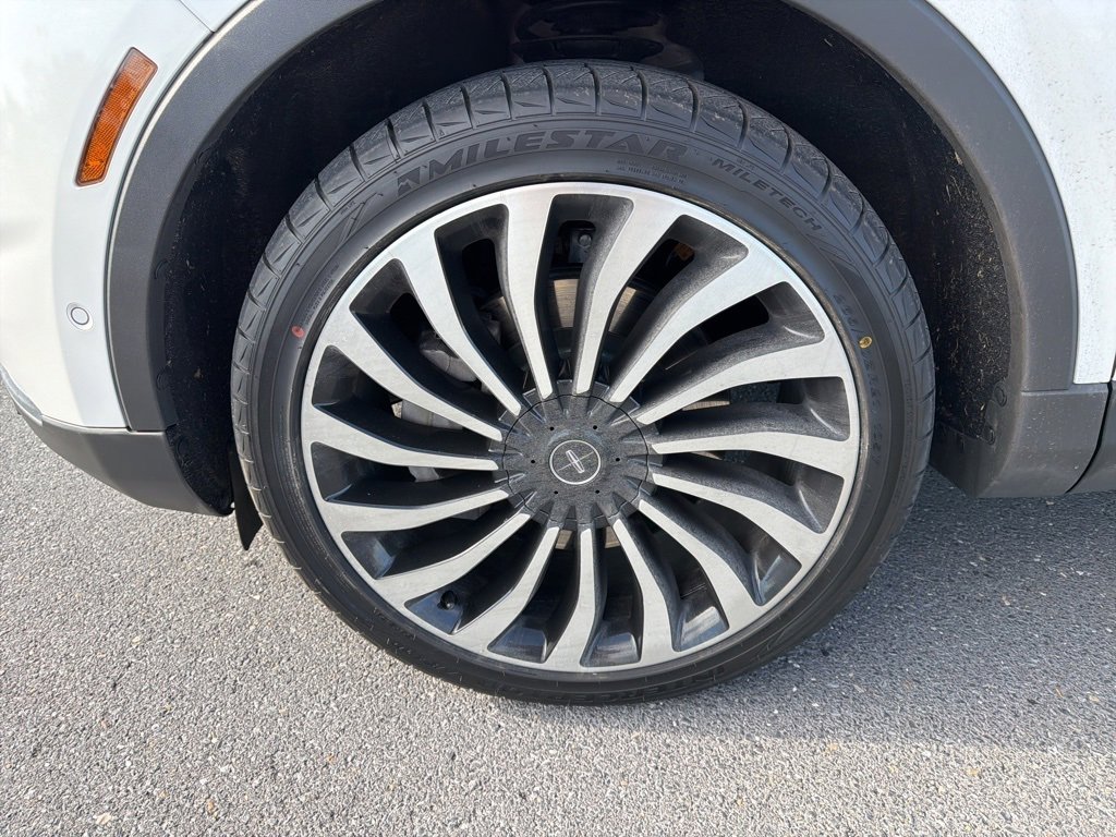 Certified 2022 Lincoln Nautilus Black Label w/ Class II Trailer Tow Package image 13