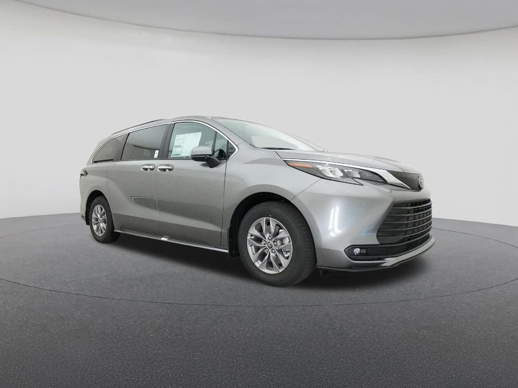 New 2026 Toyota Sienna XLE image 29