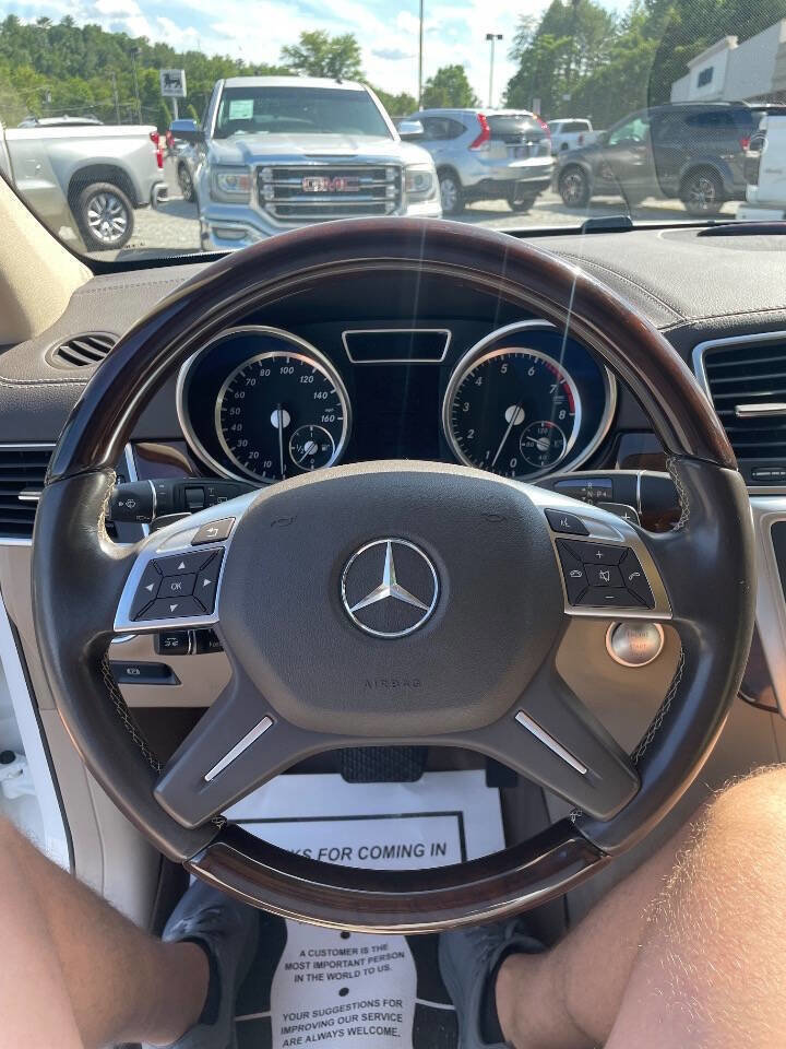 Used 2016 Mercedes-Benz GL 550 4MATIC image 23