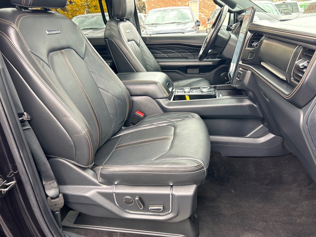 Used 2022 Ford Expedition Platinum image 22