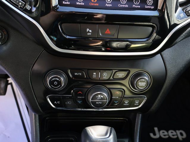 Used 2019 Jeep Cherokee Limited image 27