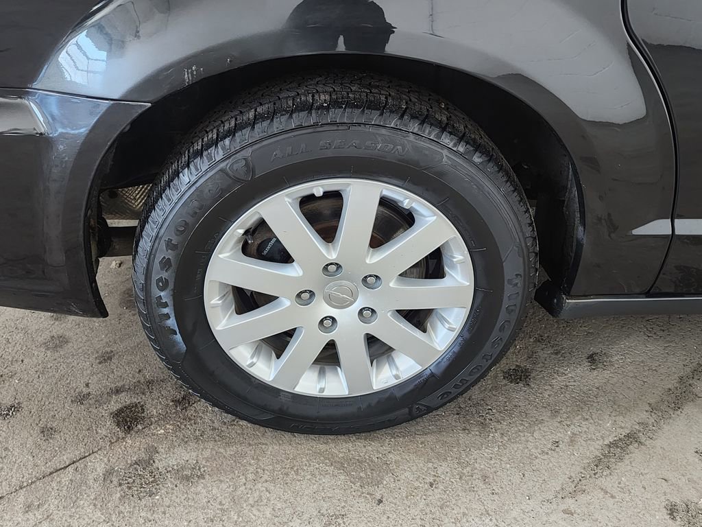 Used 2014 Chrysler Town & Country Touring image 35