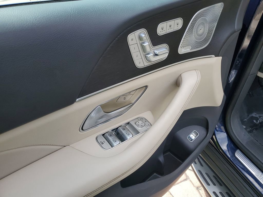 Used 2020 Mercedes-Benz GLS 450 4MATIC image 21