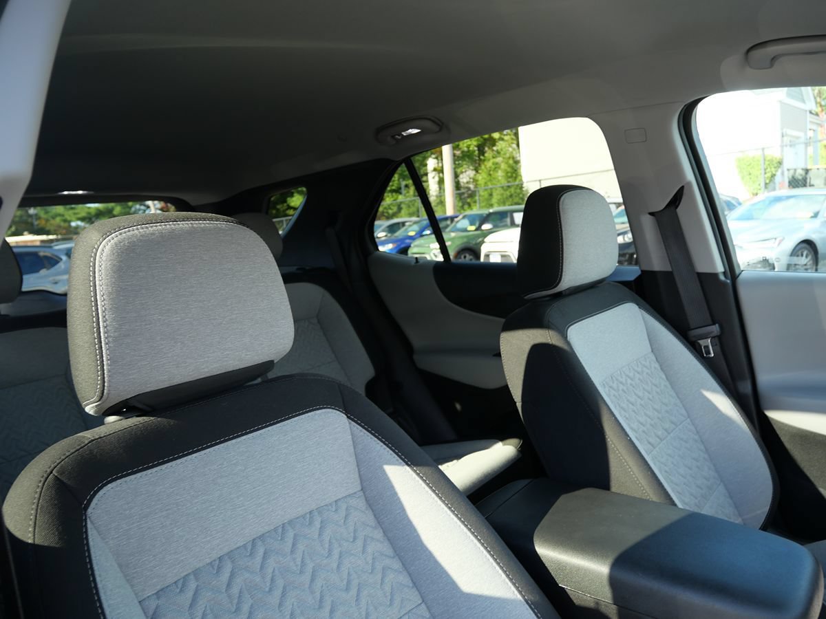 Used 2023 Chevrolet Equinox LT w/ Driver Convenience Package AWD/4WD image 18