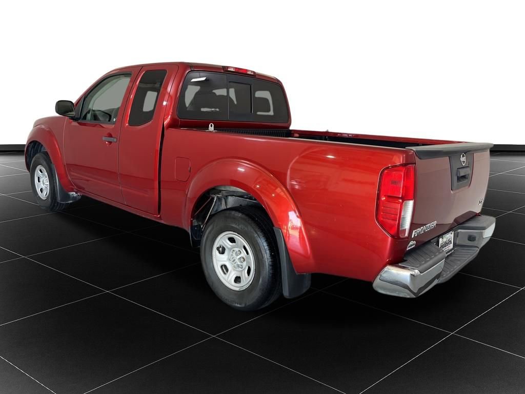Used 2018 Nissan Frontier SV image 3