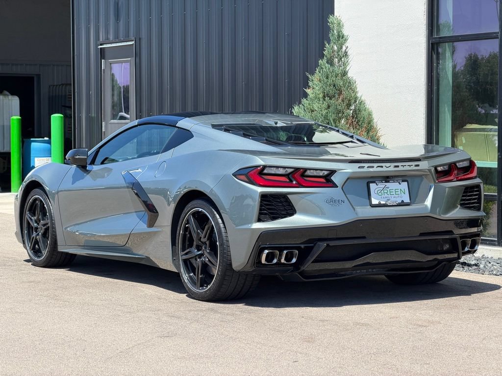 Used 2023 Chevrolet Corvette Stingray Preferred Cpe w/ Body-Color Dual Roof Package RWD image 3