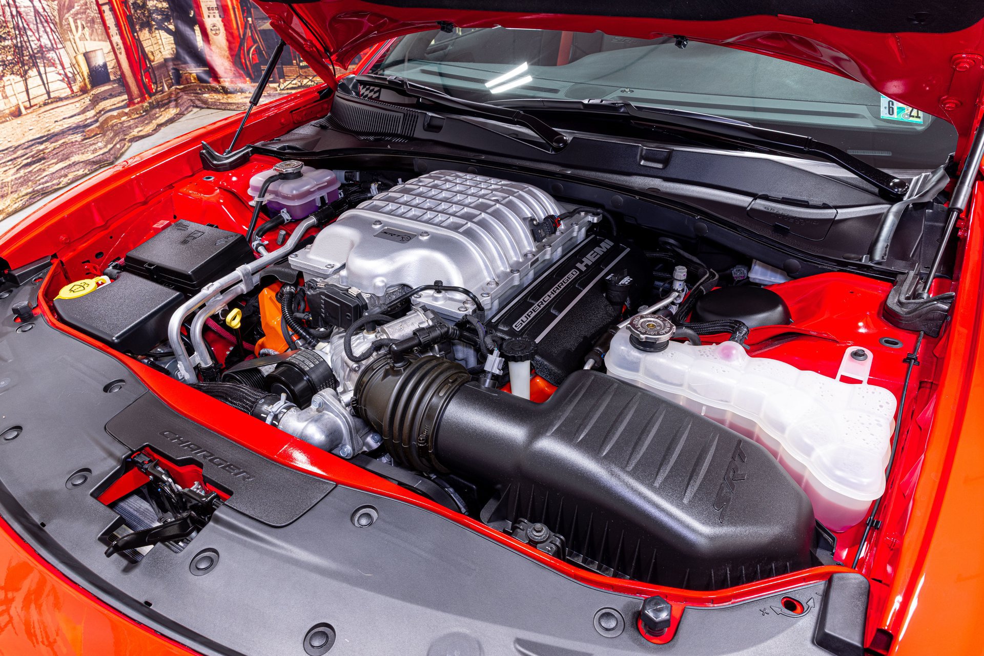 Used 2018 Dodge Charger SRT Hellcat w/ Harman/Kardon Audio Group RWD image 27