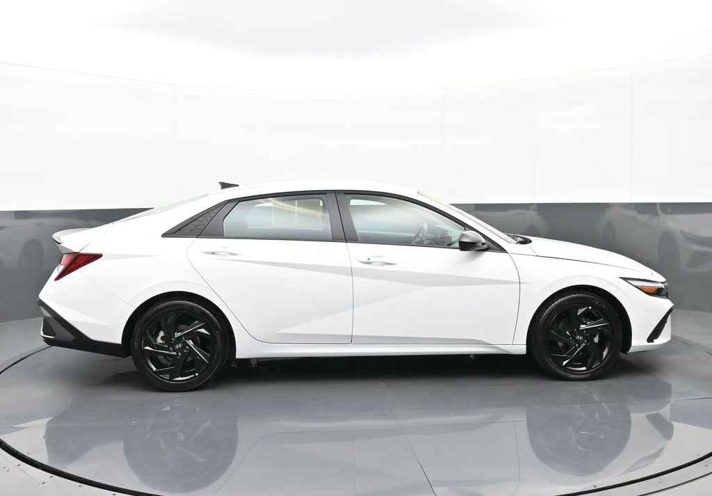 Certified 2026 Hyundai Elantra Sport FWD image 3