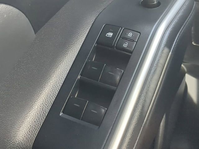 Certified 2025 Toyota Highlander XLE image 24