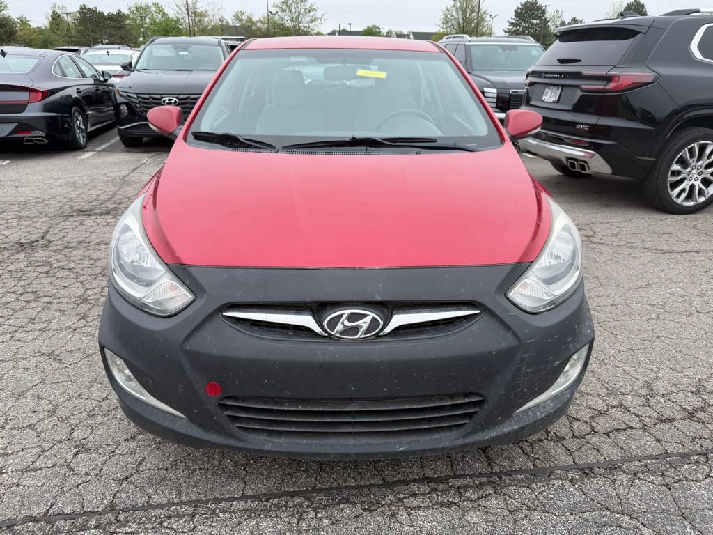 Used 2013 Hyundai Accent SE FWD image 2