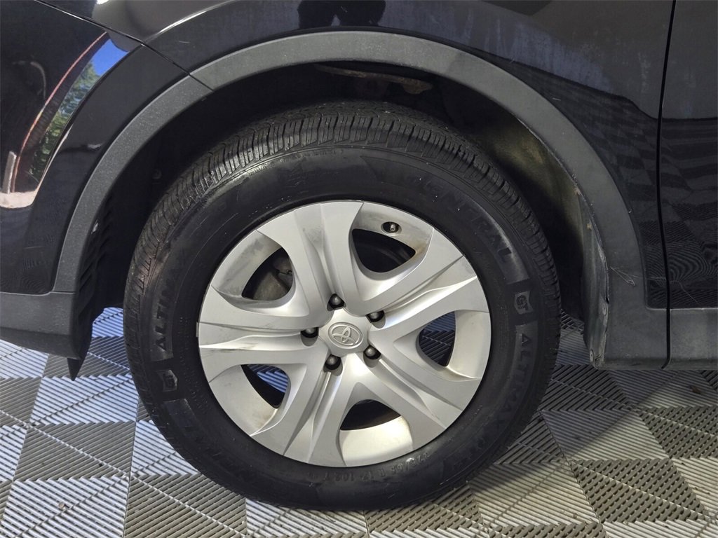 Used 2013 Toyota RAV4 LE image 5