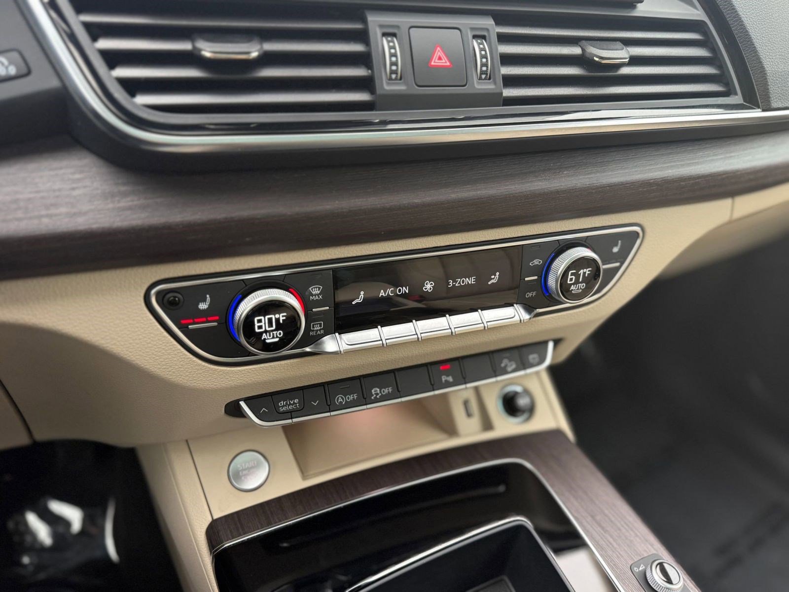 Used 2023 Audi Q5 2.0T Premium w/ Convenience Package image 18