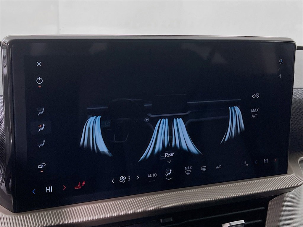 Used 2025 Ford Explorer Active image 15