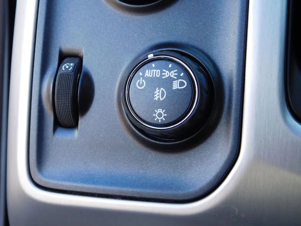 Used 2018 GMC Sierra 1500 SLT w/ SLT Premium Package image 27