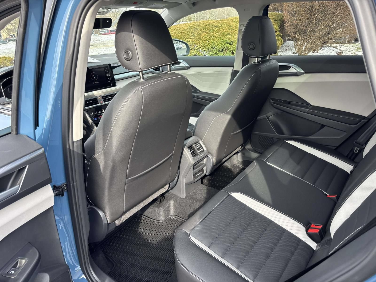 New 2026 Volkswagen Taos SEL AWD/4WD image 27