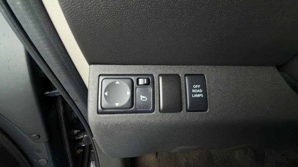Used 2015 Nissan Xterra PRO-4X AWD/4WD image 18
