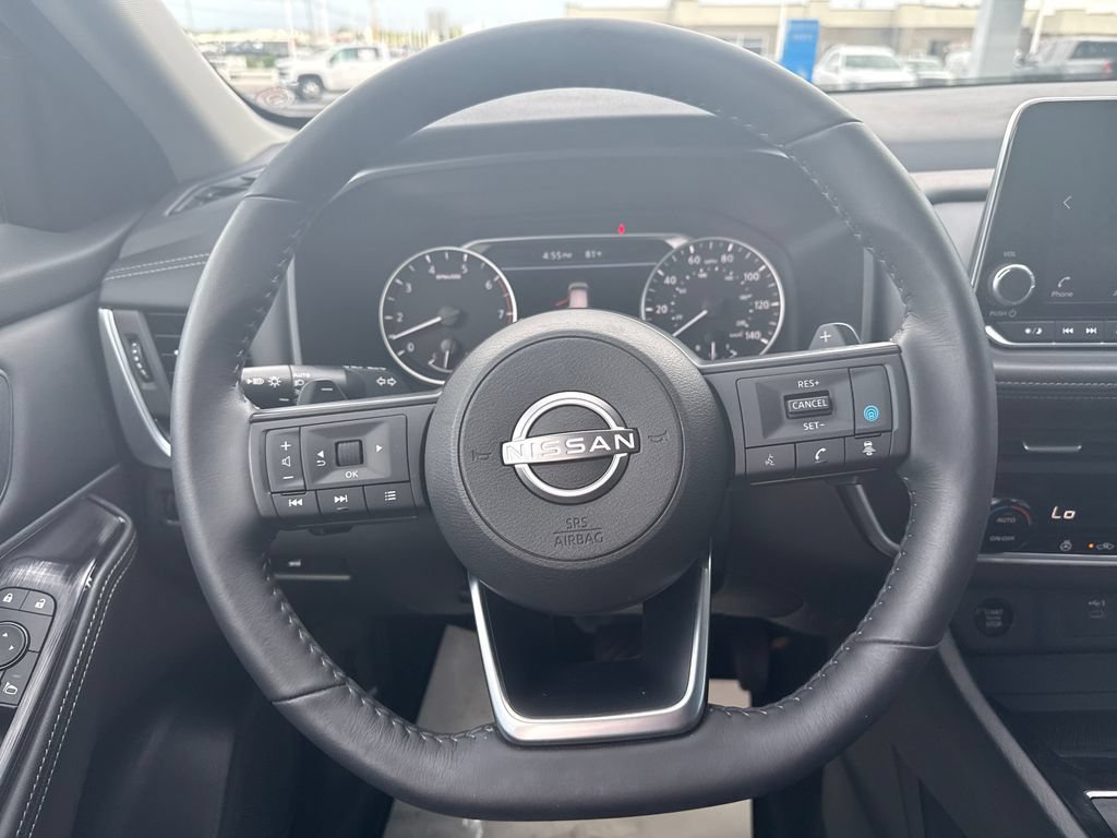Used 2024 Nissan Rogue SV w/ SV Premium Package FWD image 18