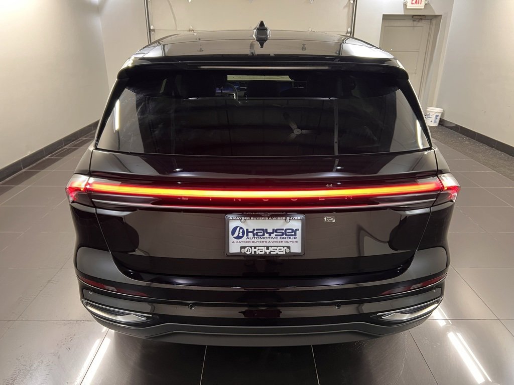 Used 2026 Lincoln Nautilus Premier w/ Equipment Group 102A image 5