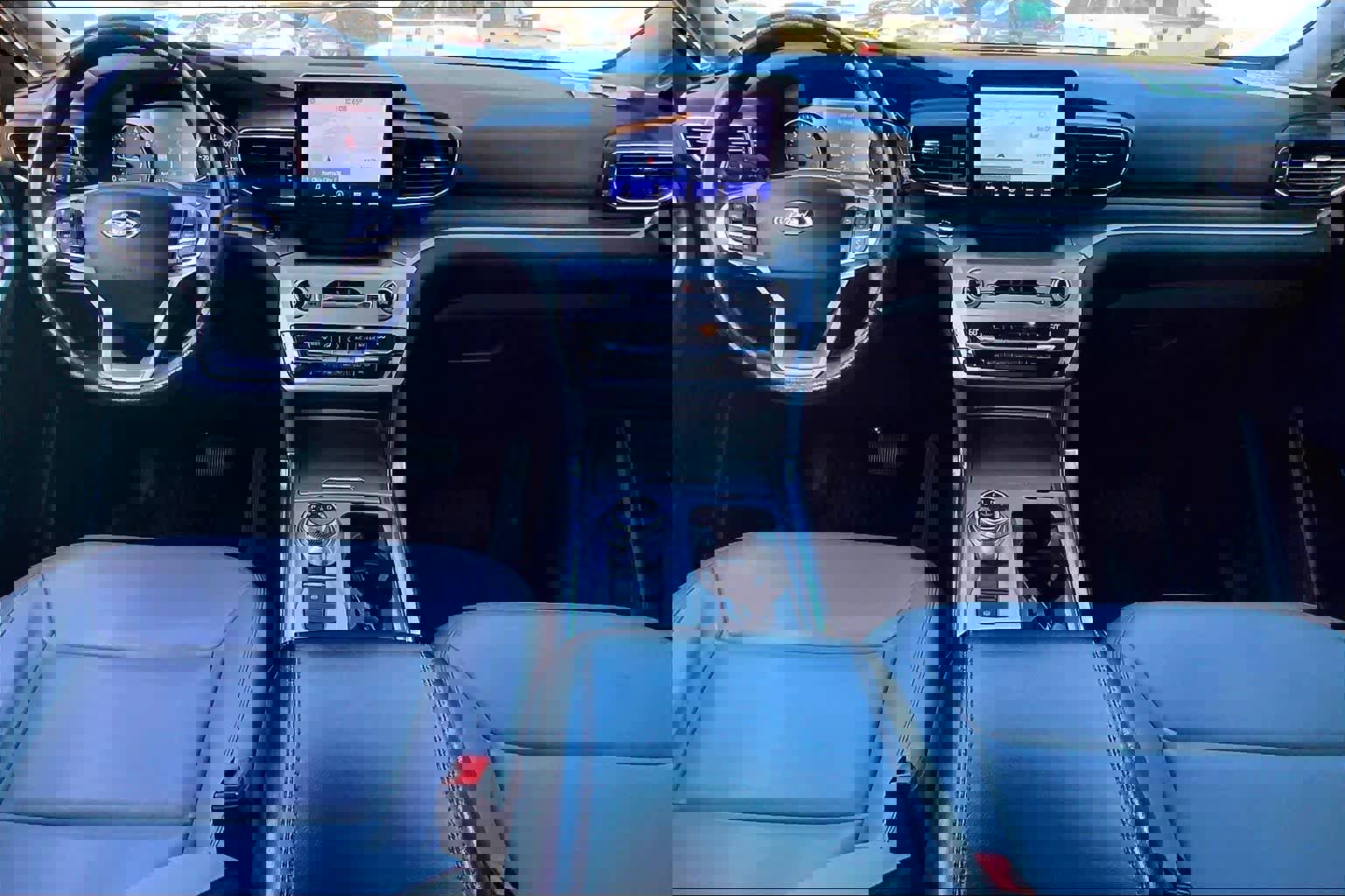 Used 2021 Ford Explorer XLT w/ Equipment Group 202A image 16