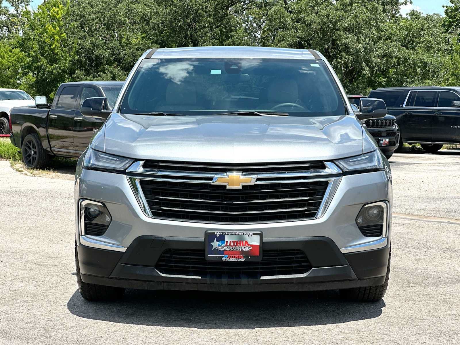 Used 2023 Chevrolet Traverse LS FWD image 10