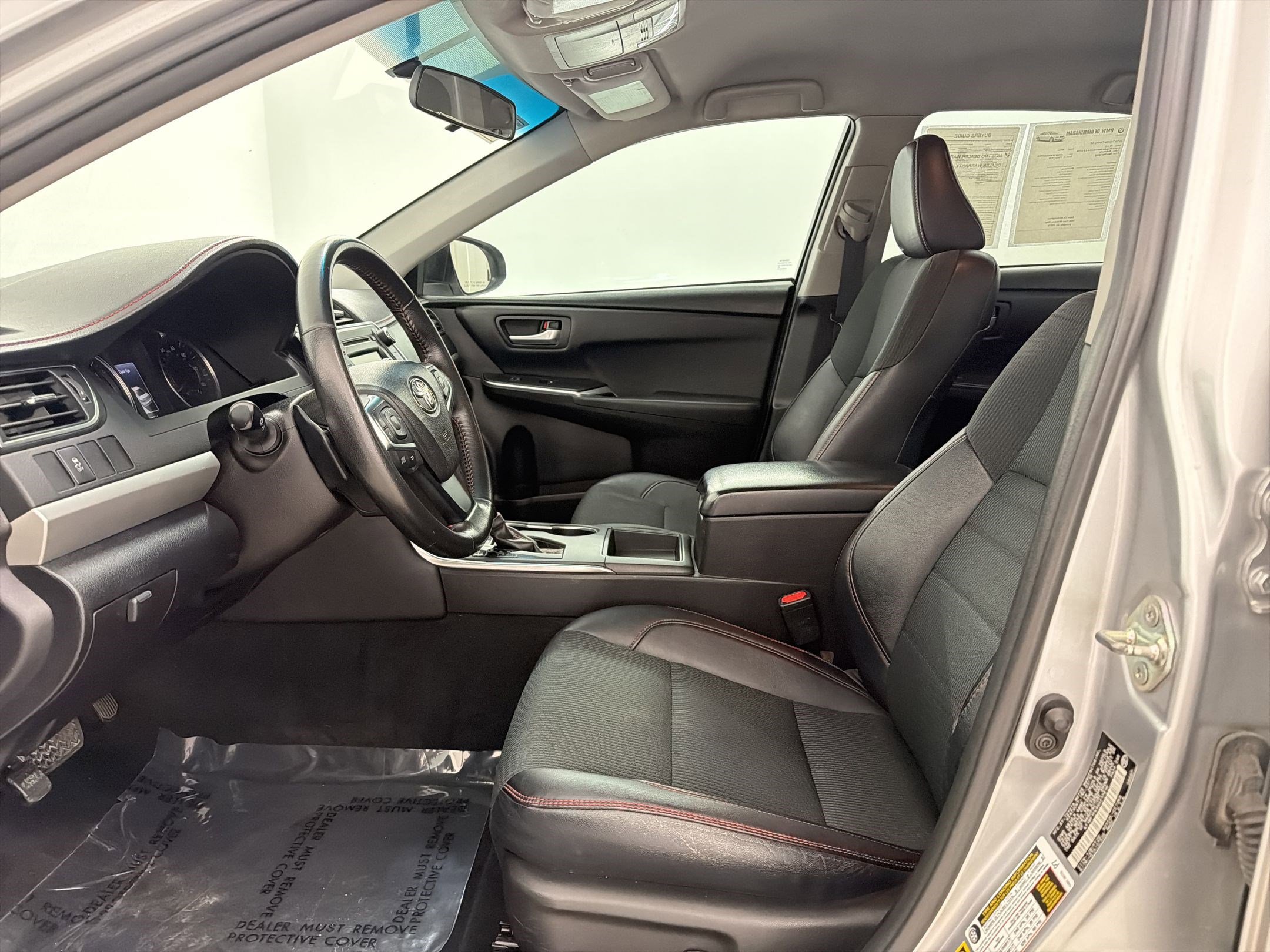 Used 2016 Toyota Camry SE image 5