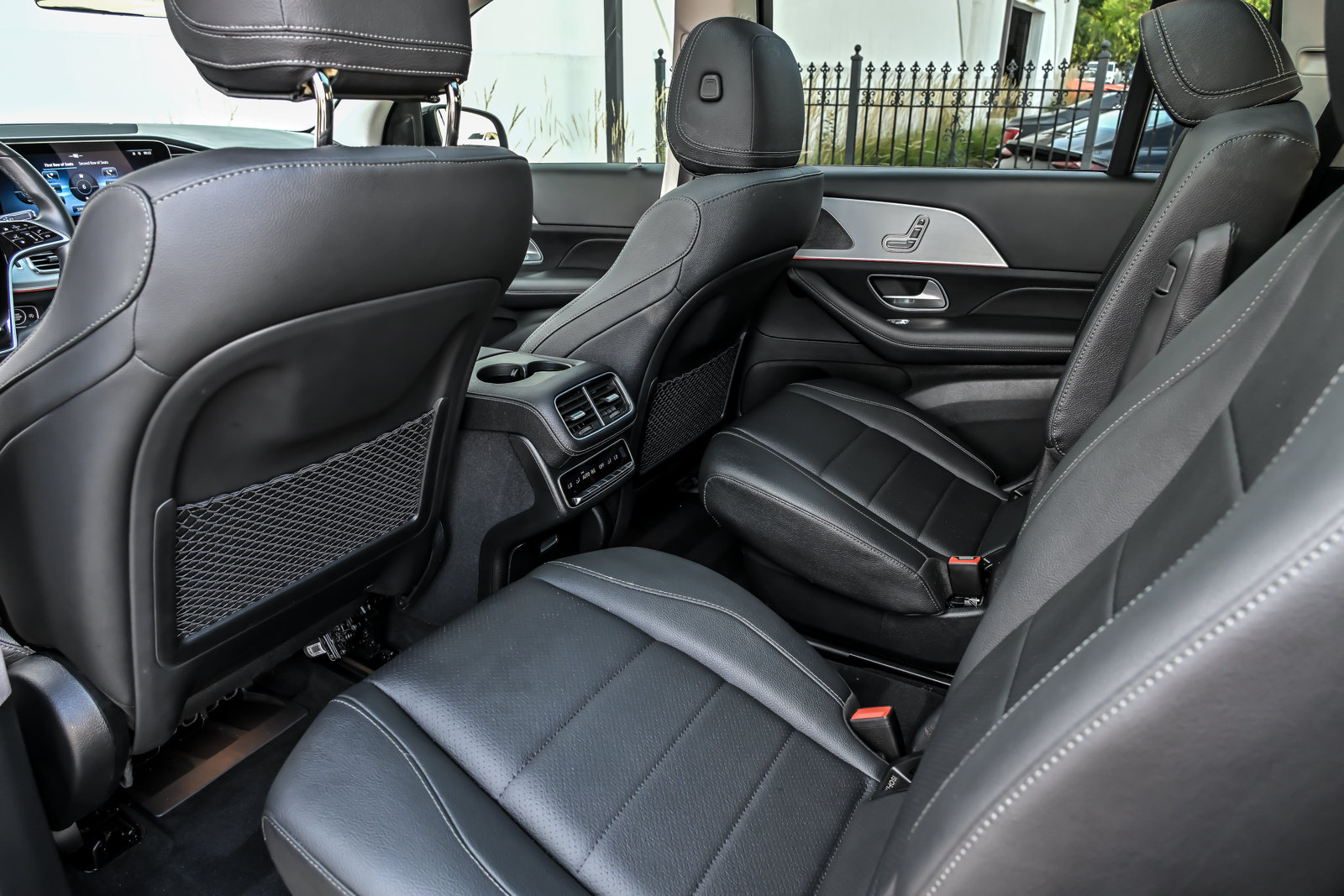 Used 2024 Mercedes-Benz GLS 450 4MATIC image 25