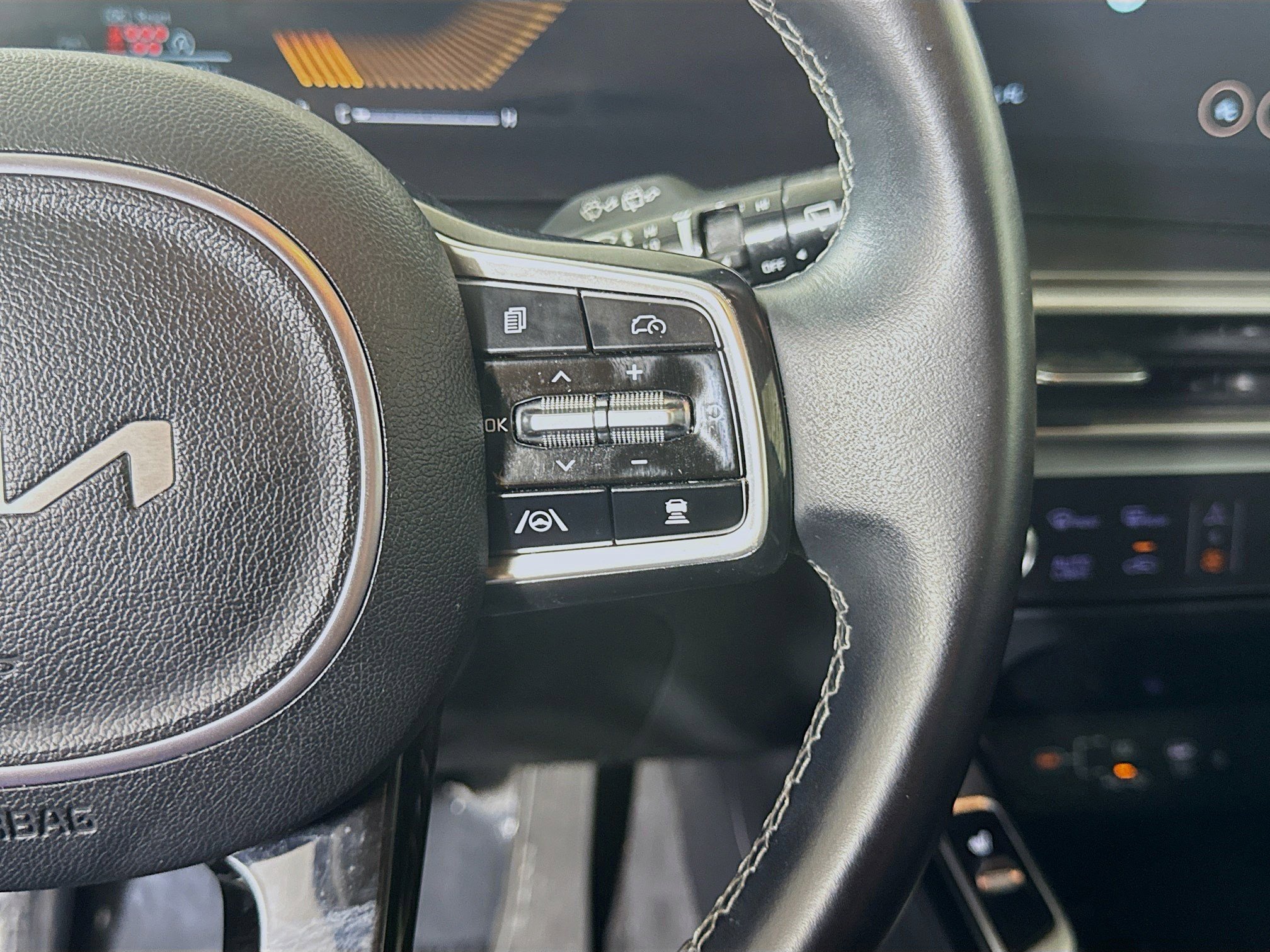 Used 2024 Kia Sorento S image 15