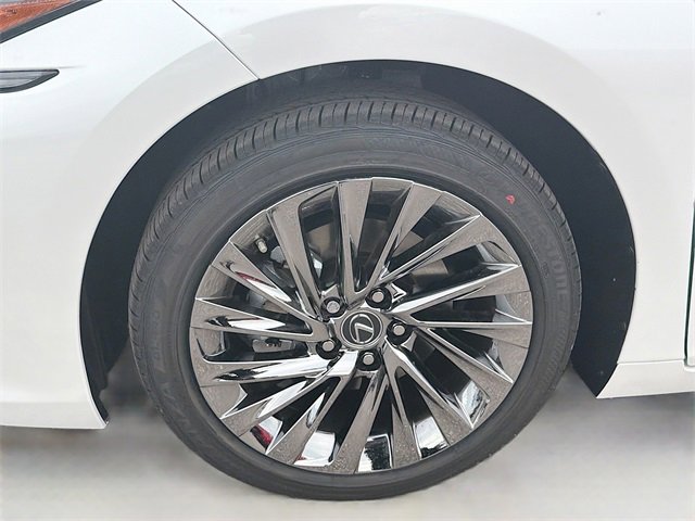 New 2025 Lexus ES 350 Ultra Luxury image 41